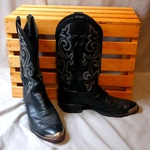 Justin's size 9 black boots